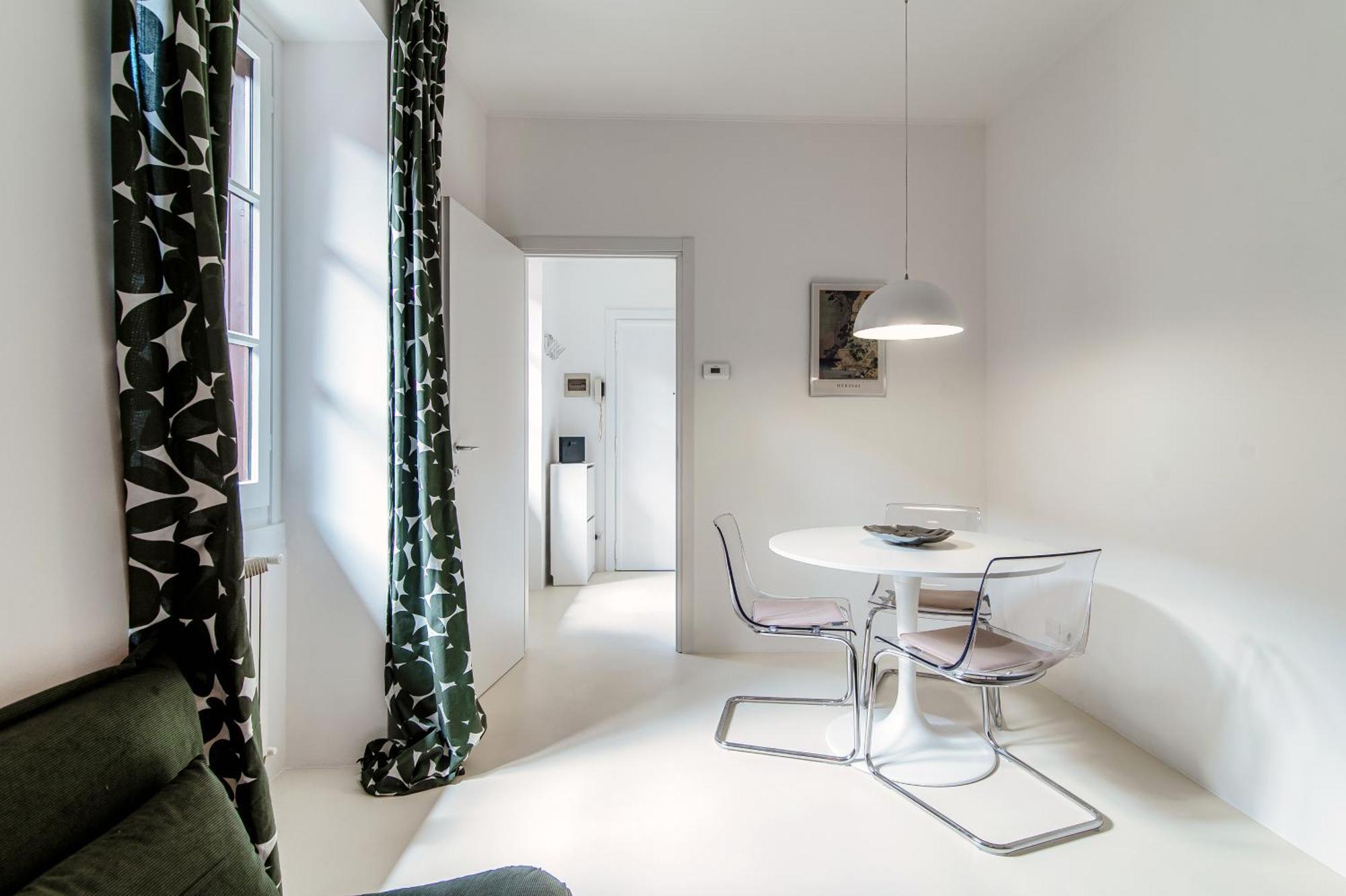 Giuliny Lovely Flat - The House Of Travelers